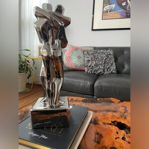 JARU 1976 EMBRACING COUPLE "LOVERS" sculpture